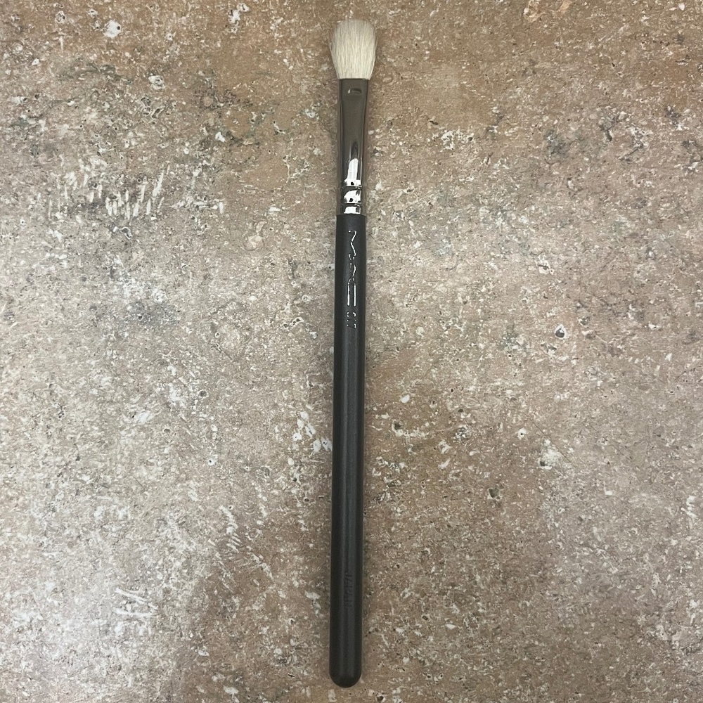 MAC Cosmetics 217 Discontinued Eye Blending Brush